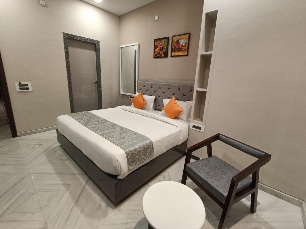 Hotel Shri Anand Dham, Nathdwara - 125 Meters Away From The Temple Bagian luar foto