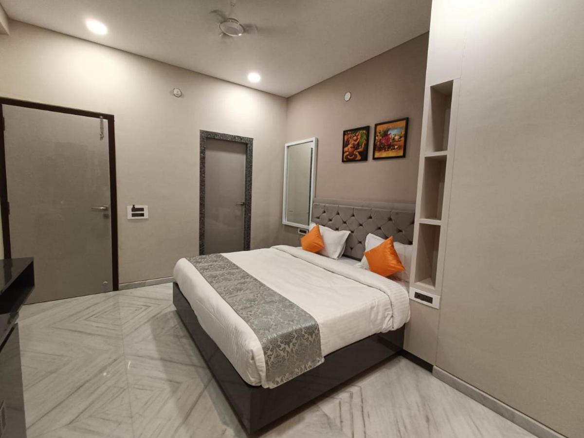 Hotel Shri Anand Dham, Nathdwara - 125 Meters Away From The Temple Bagian luar foto